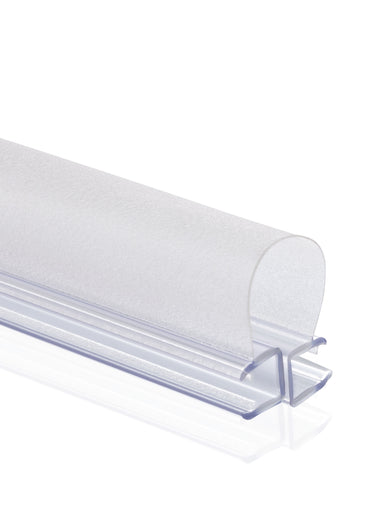 Detailaufnahme einer Dichtleiste der Marke HÜPPE, zwei parallel liegende transparente, schmale, längliche, U-förmige Kunststoffprofile, verbunden durch eine zum O geformte, flexible, durchgehende Kunststoffbahn, vor weißem Hintergrund.